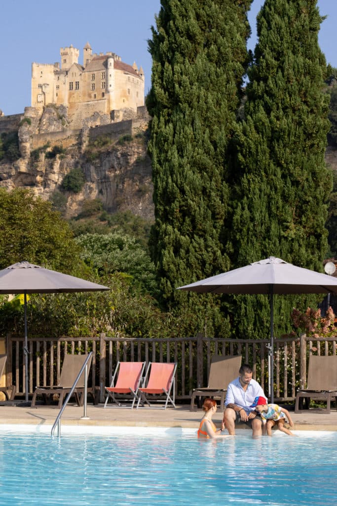 Vu sur le château Beynac depuis le camping Le Capeyrou